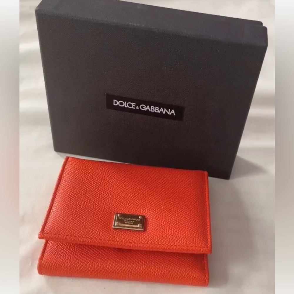 D&G. Wallet. Authentic not a copy !!was purchased in Italy.